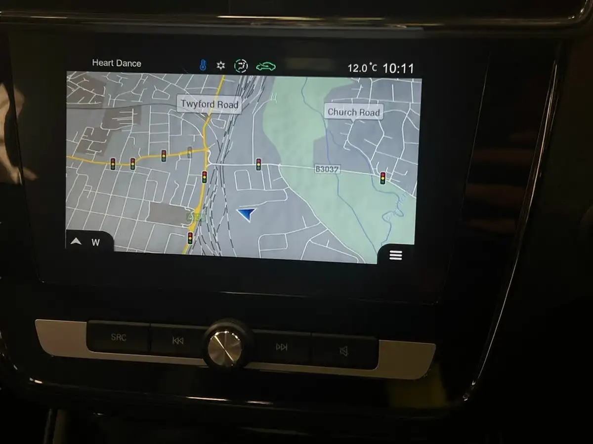 2021-mg-zs-suv-e-exclusive-ev-big-7