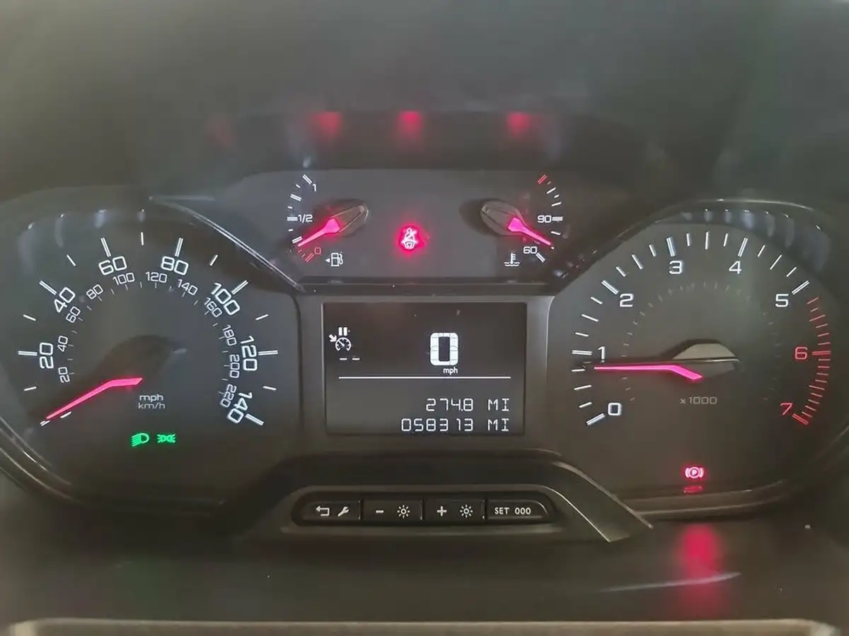 2021-peugeot-partner-15-bluehdi-1000-professional-100ps-eu6dt-panel-big-23