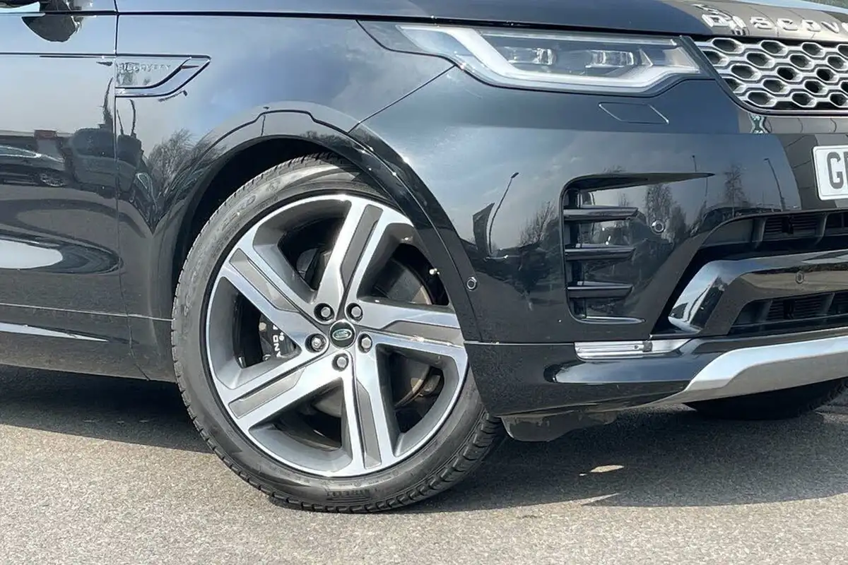 2024-land-rover-discovery-30-d300-metropolitan-edition-big-9