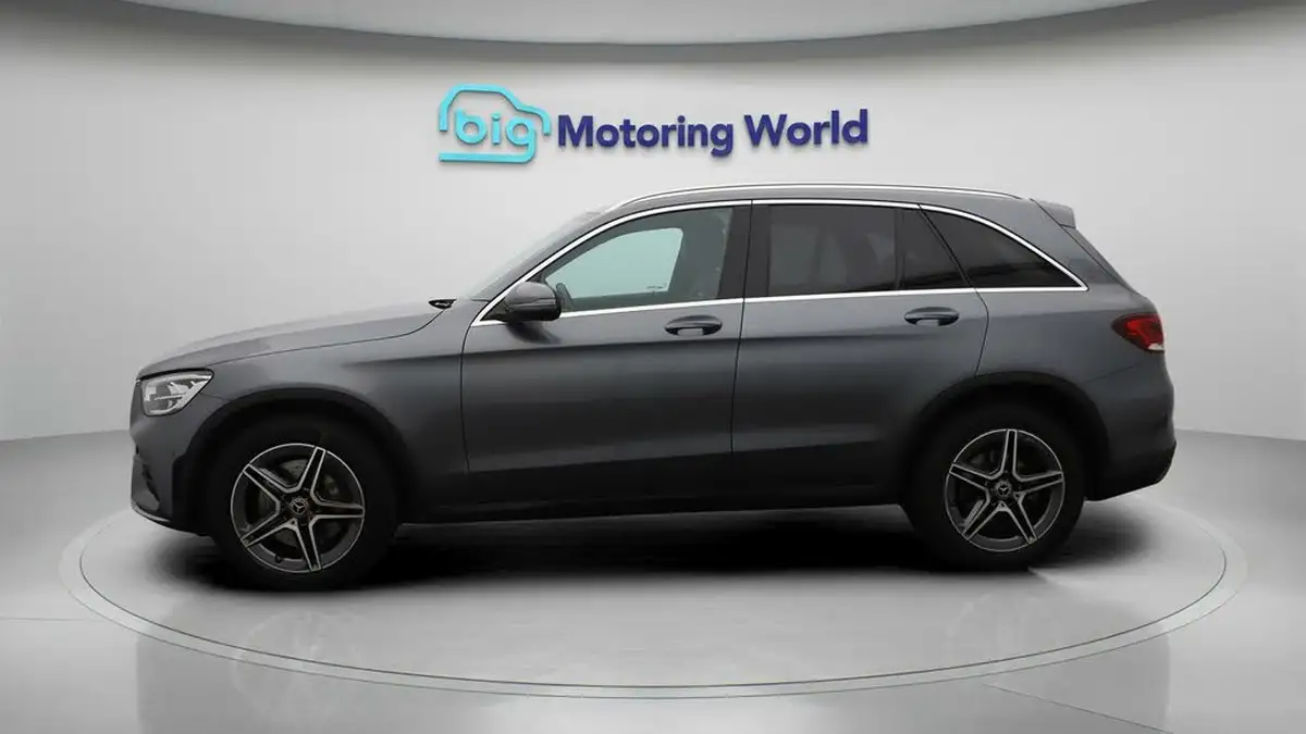 2022-mercedes-benz-glc-class-20d-glc220d-amg-line-195ps-station-wagon-5d-1950cc-4matic-plus-big-4