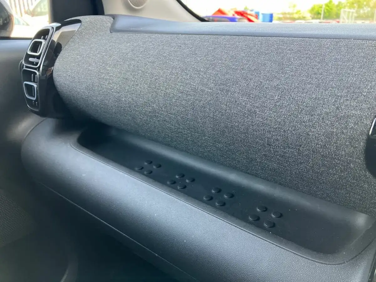 2022-citroen-c3-aircross-12-puretech-shine-plus-130ps-eat6-big-31