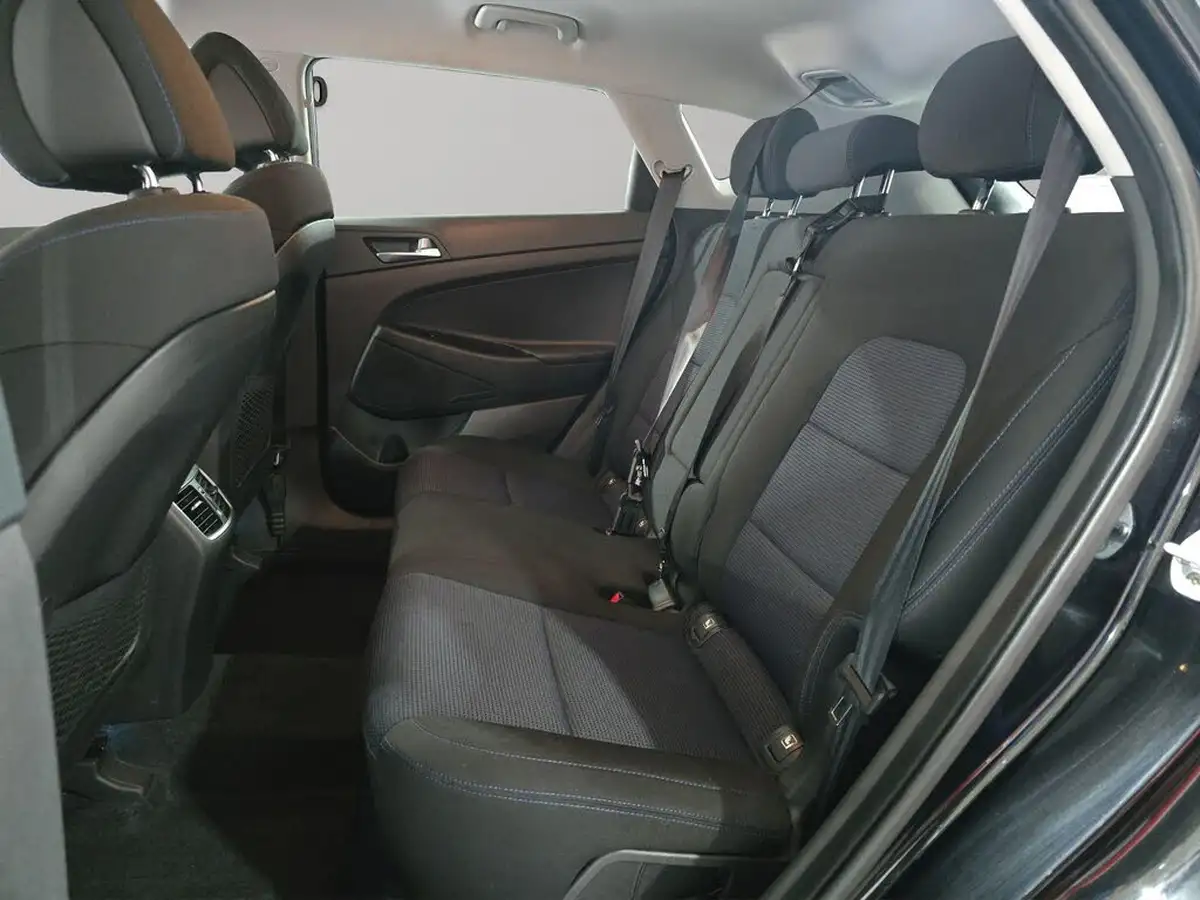 2016-hyundai-tucson-20crdi-blue-drive-se-nav-big-12