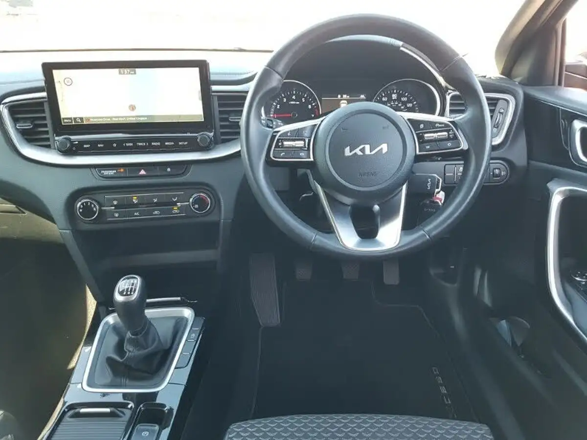 2022-kia-xceed-10-t-gdi-connect-big-6