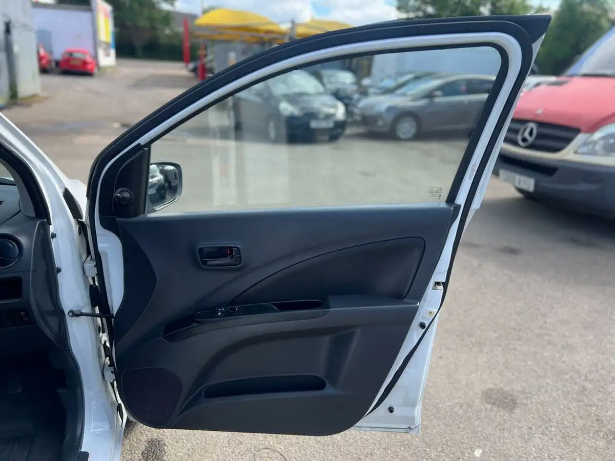 2015-suzuki-celerio-10-sz2-big-14