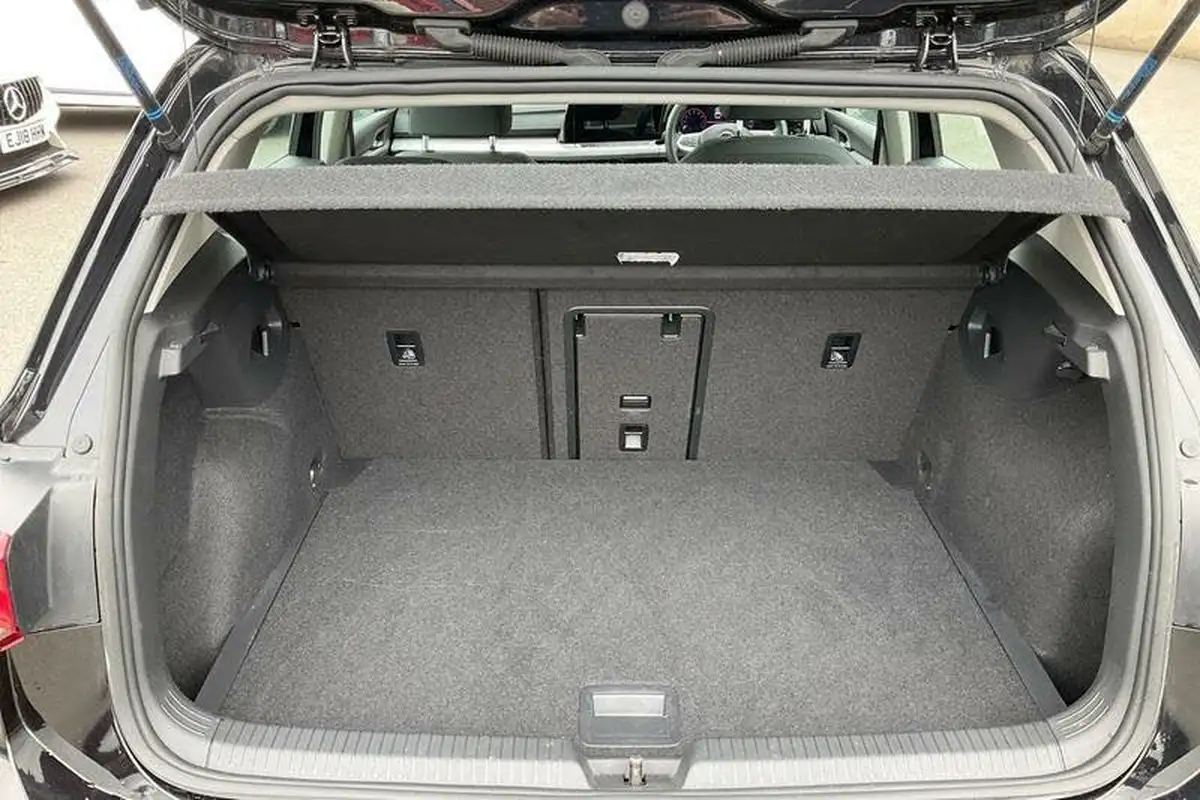 2020-volkswagen-golf-15-etsi-life-150ps-hatchback-big-20