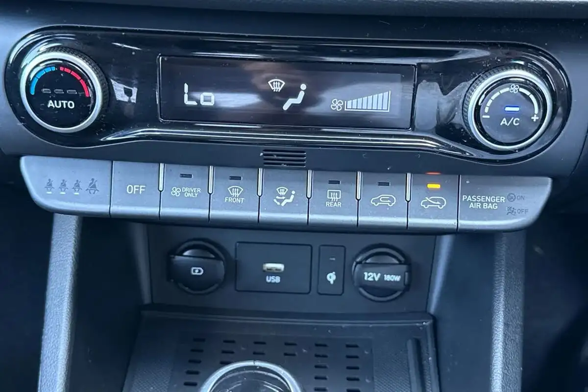 2022-hyundai-kona-16-gdi-premium-big-21