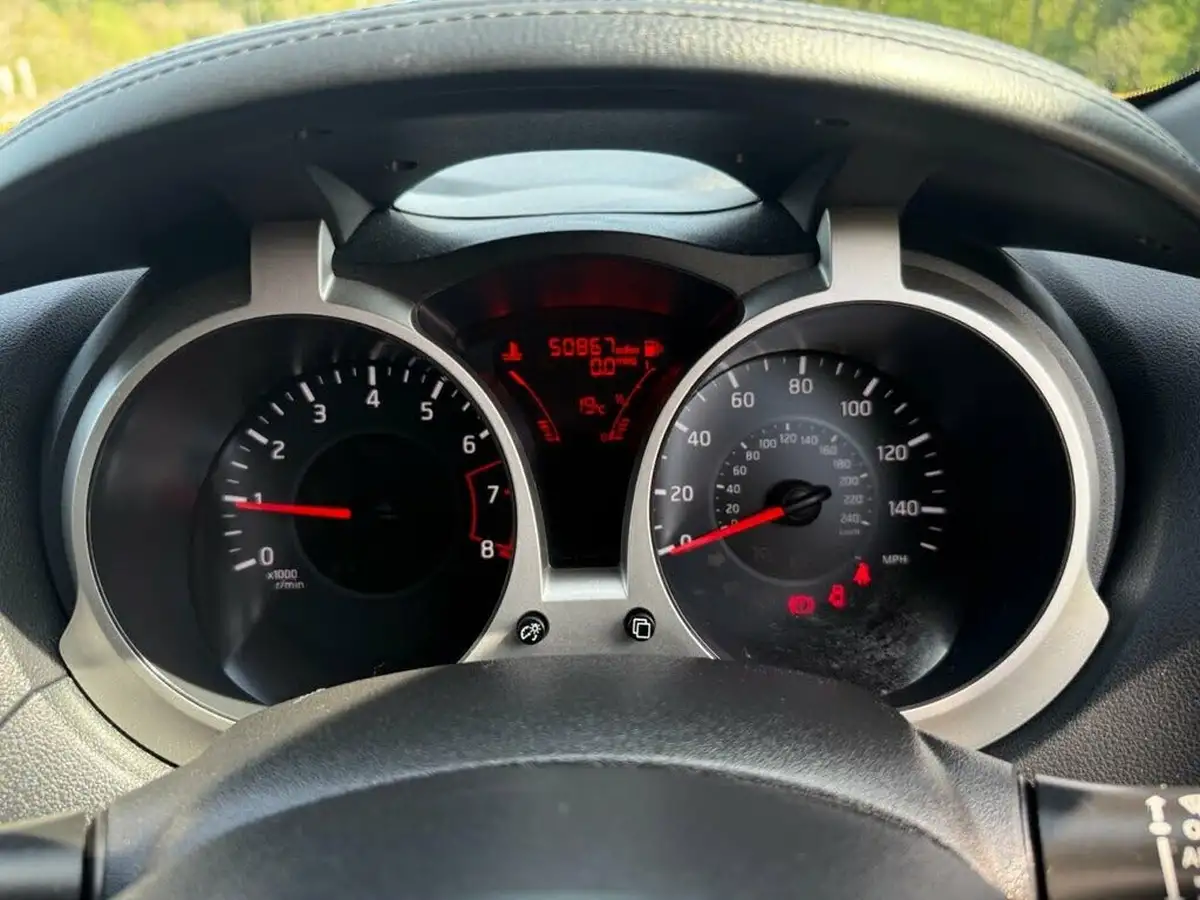 2016-nissan-juke-12-tekna-ss-big-23