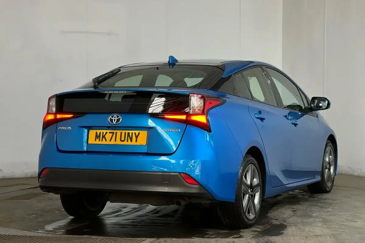 2021-toyota-prius-18-vvt-i-business-edition-plus-awd-cvt-big-23
