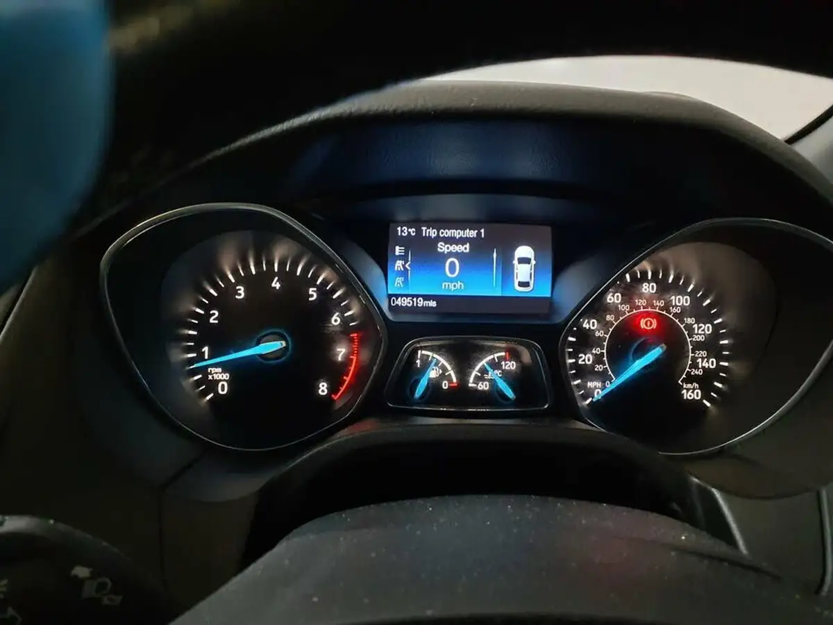 2018-ford-focus-10t-st-line-140ps-hatchback-big-11