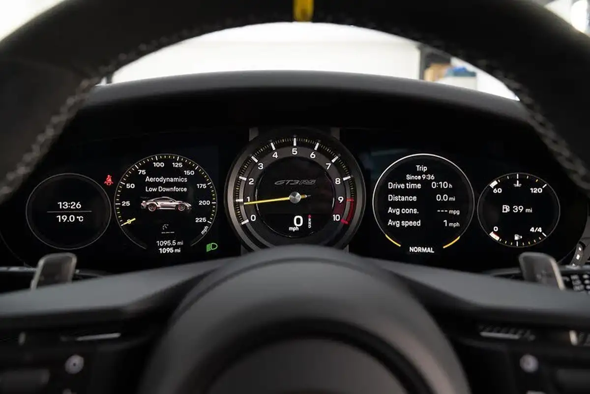 2024-porsche-911-40-gt3-rs-big-10