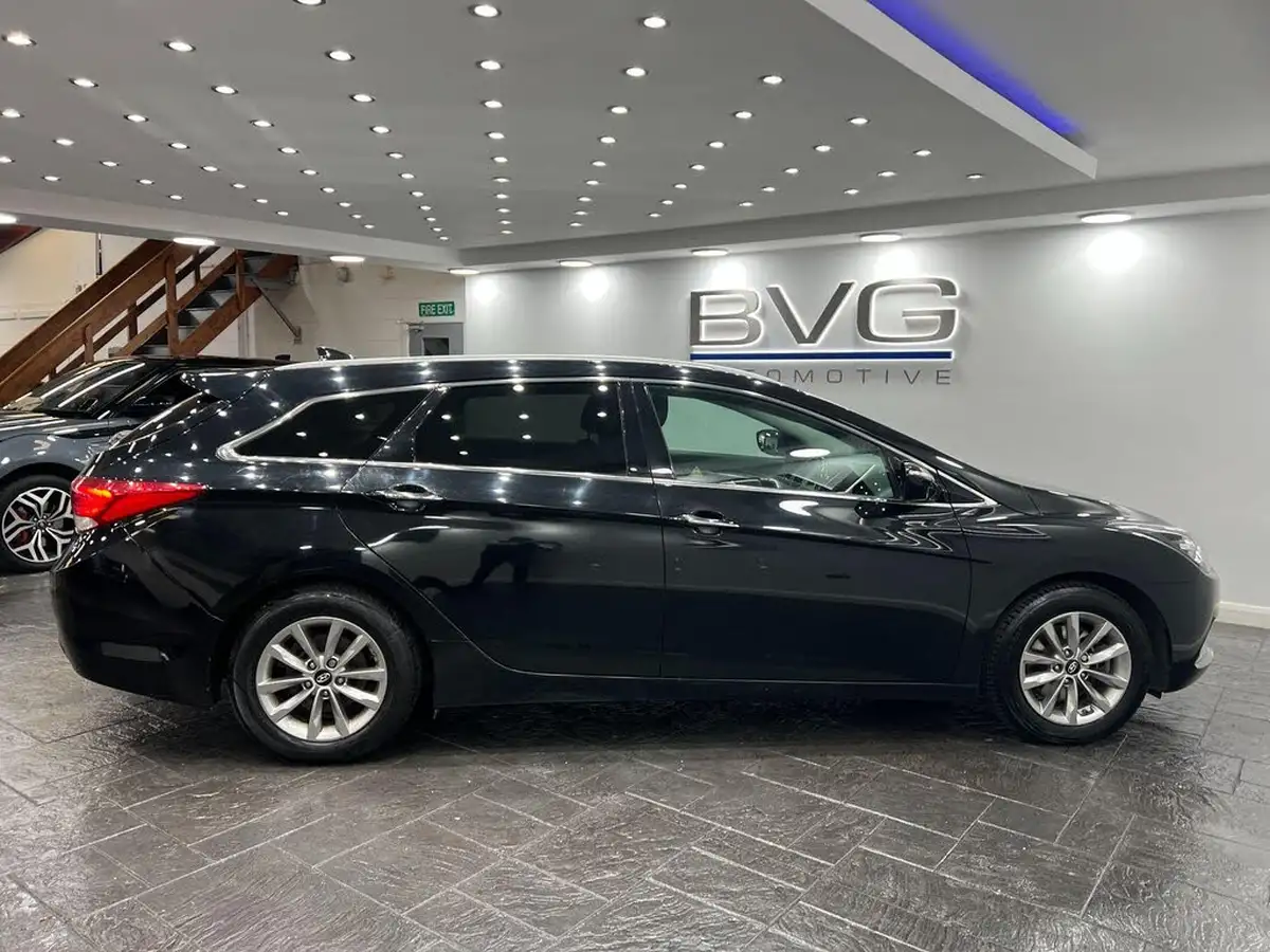 2017-hyundai-i40-17crdi-se-nav-141ps-tourer-5d-big-7