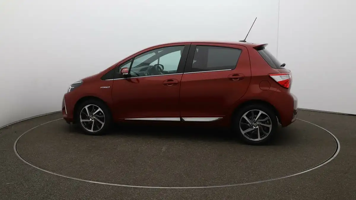 2018-toyota-yaris-15-vvt-i-excel-hybrid-big-58