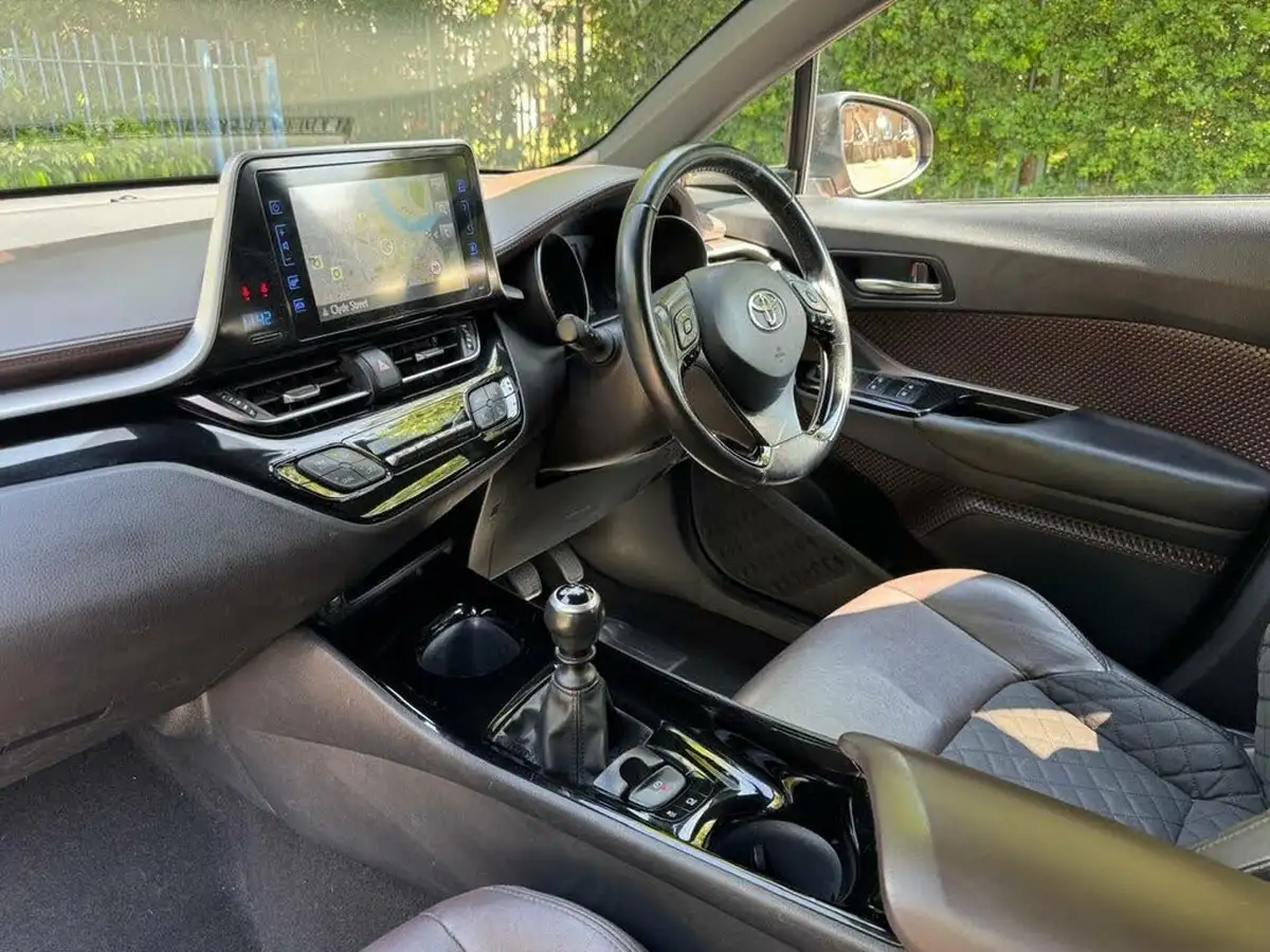 2017-toyota-c-hr-12-excel-big-17