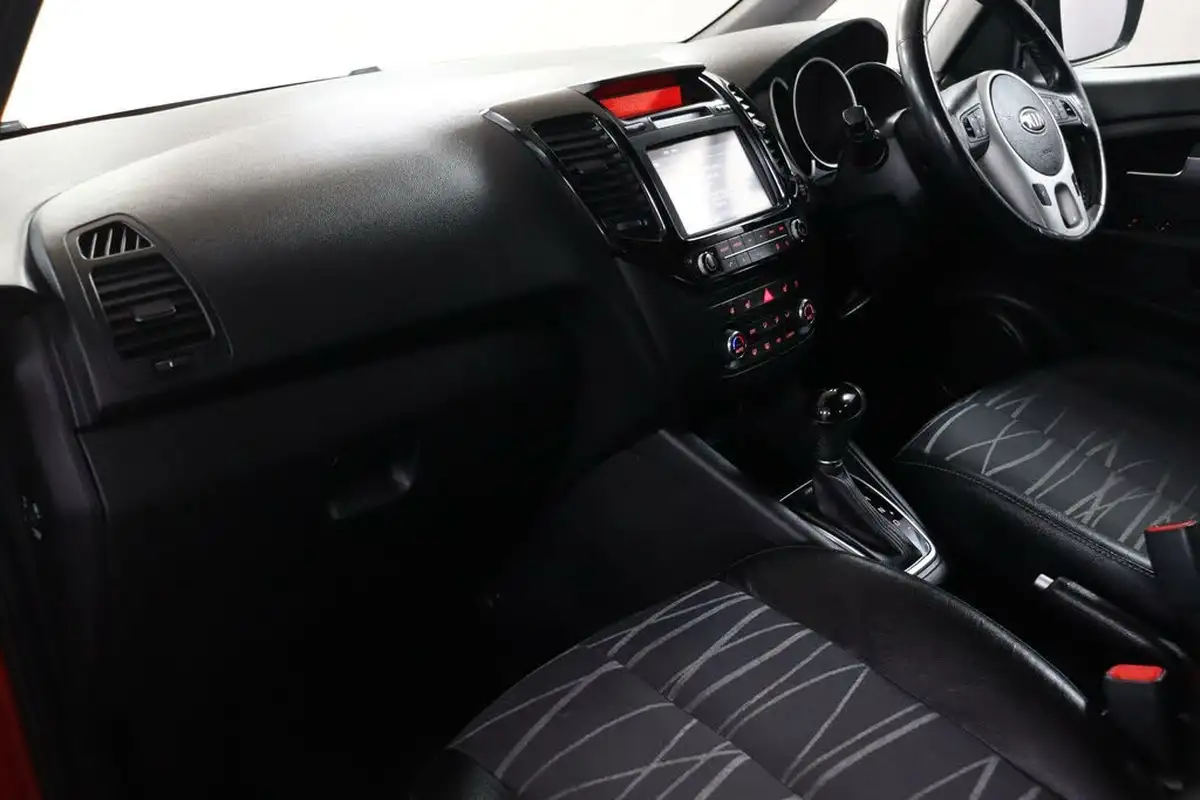 2017-kia-venga-16-4-auto-big-33