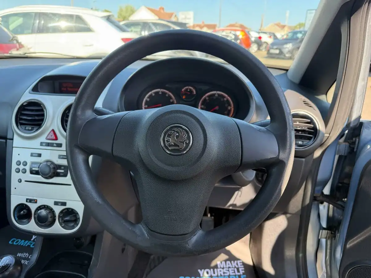 2008-vauxhall-corsa-12-life-16v-5d-big-36