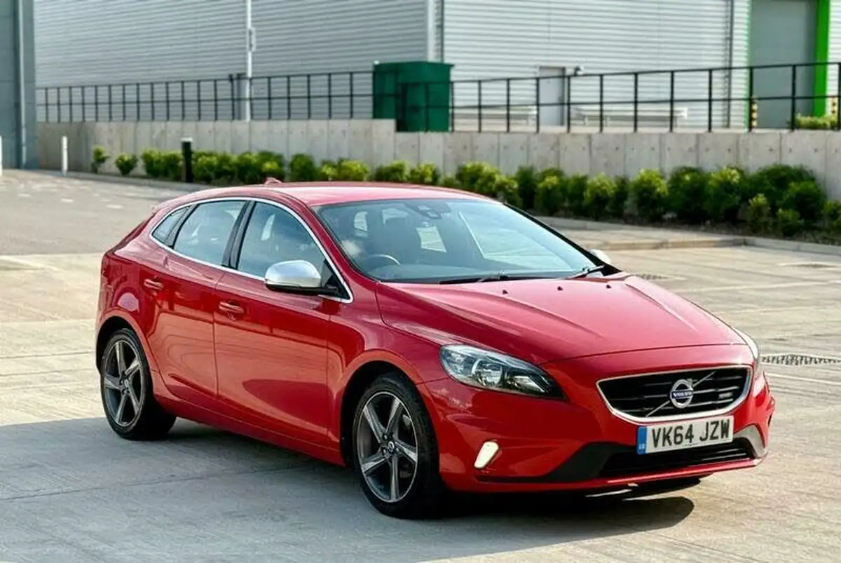 2014-volvo-v40-16td-d2-r-design-nav-big-27