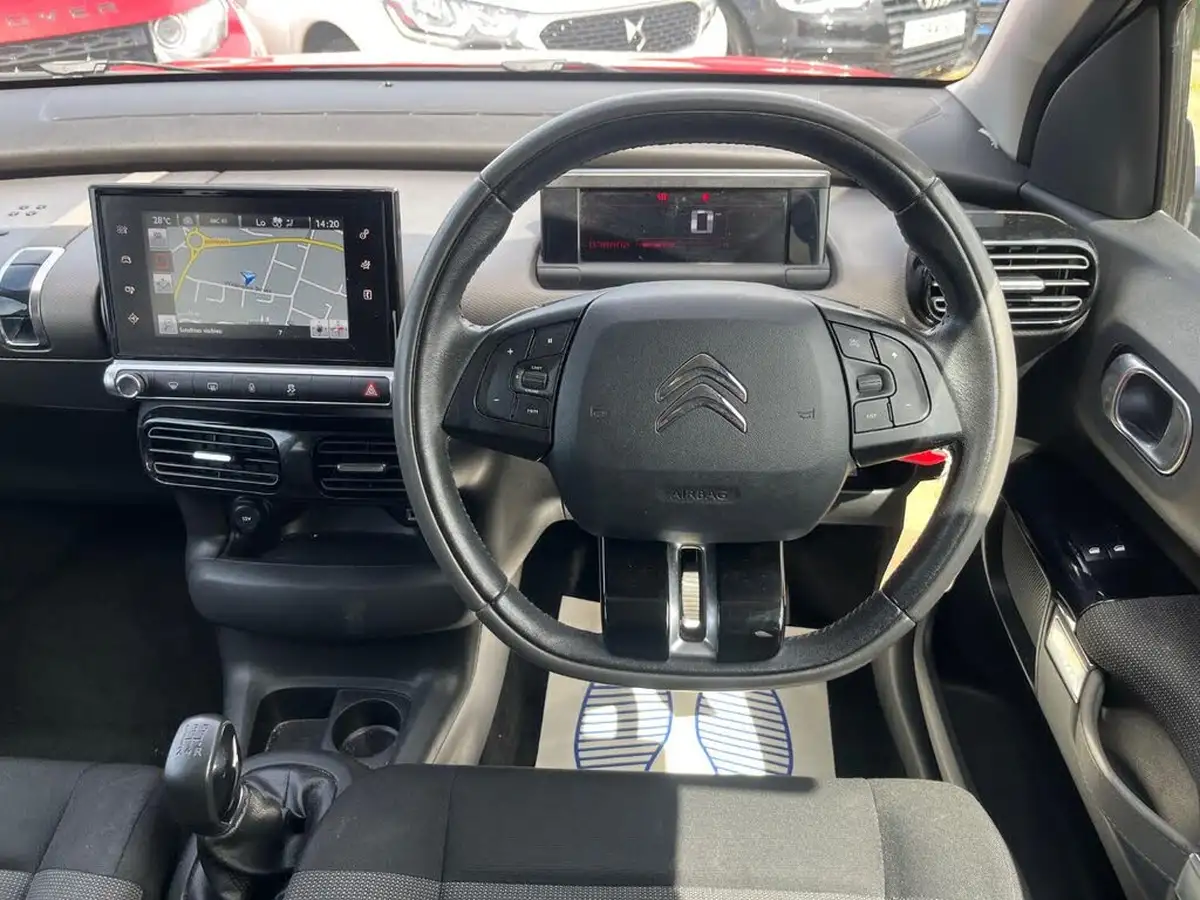 2015-citroen-c4-cactus-16bluehdi-flair-big-13