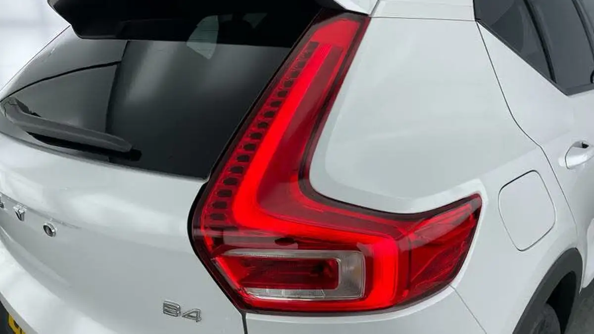 2023-volvo-xc40-20-b4-ultimate-big-28