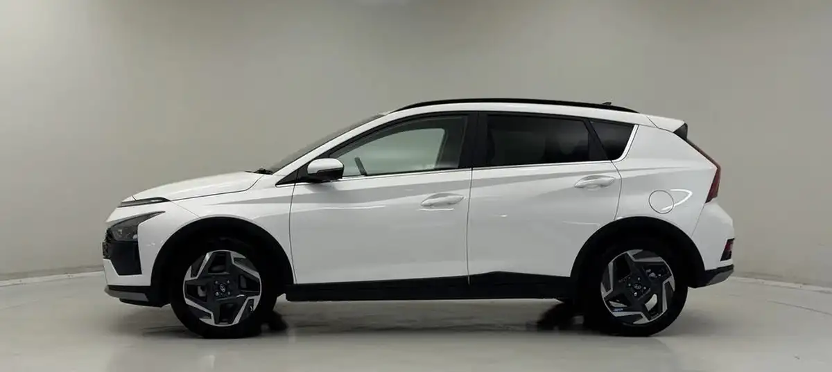2024-hyundai-bayon-10-t-gdi-premium-100ps-two-tone-roof-big-4