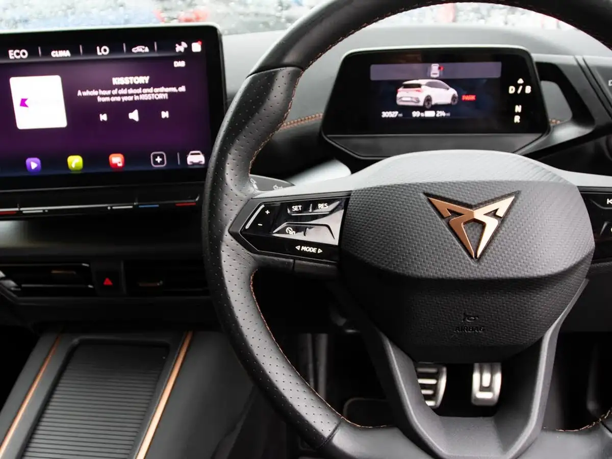 2022-cupra-born-e-v3-204ps-58kwh-big-18