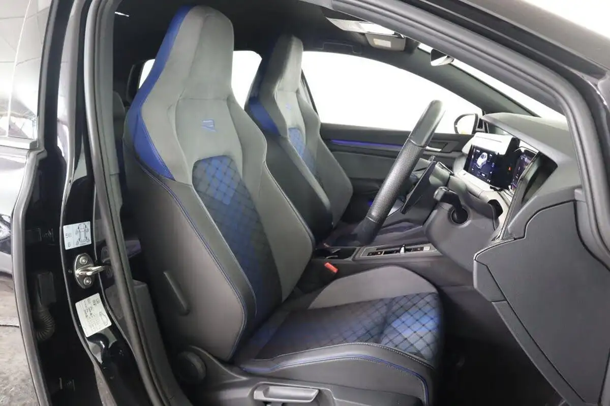 2021-volkswagen-golf-20-tsi-r-hatchback-big-13