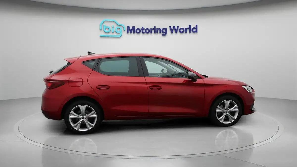 2021-seat-leon-14-e-hybrid-fr-hatchback-big-7