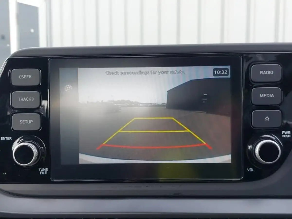 2024-hyundai-i20-10-t-gdi-advance-dct-big-9