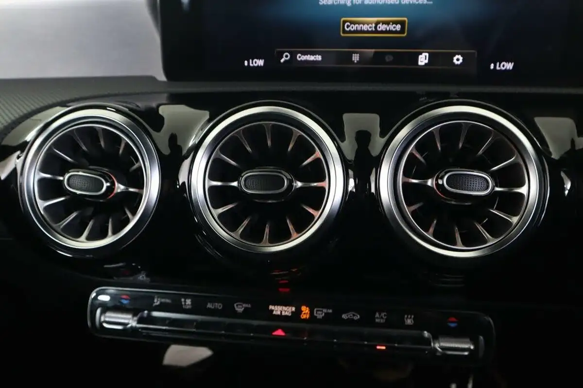 2021-mercedes-benz-a-class-13-a250e-amg-line-premium-hatchback-5d-big-32