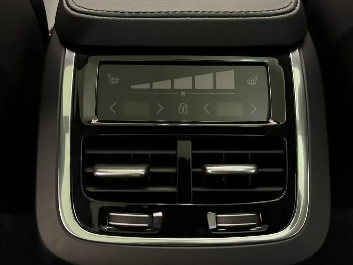 2024-volvo-xc90-20-b5-r-design-big-16