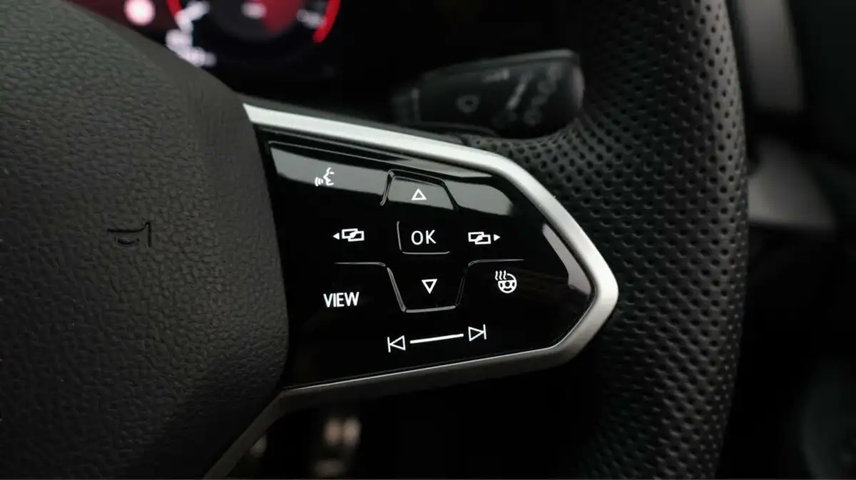2021-volkswagen-golf-20-tsi-gti-dsg-big-25