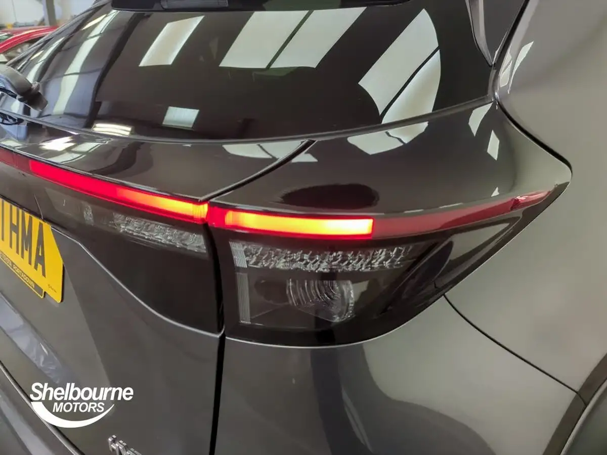 2022-toyota-yaris-15-vvt-i-design-panoramic-roof-big-9