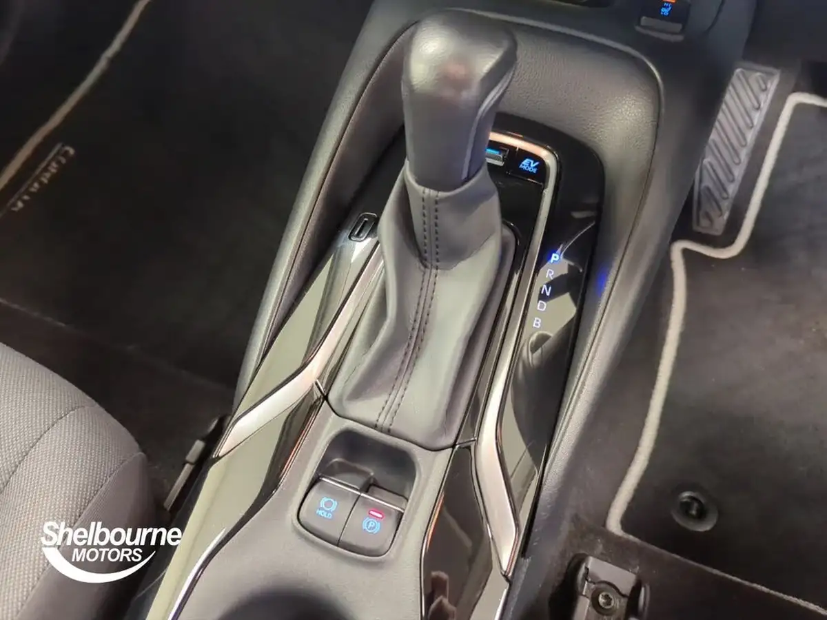 2022-toyota-corolla-18-vvt-i-icon-tech-saloon-4d-big-32