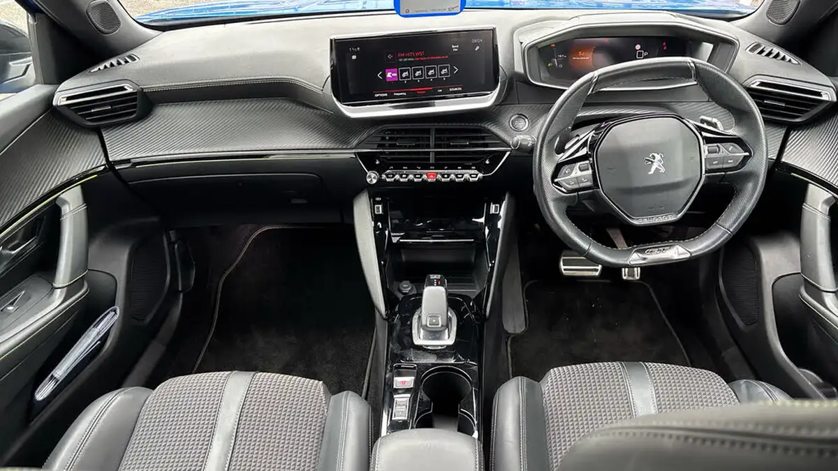 2021-peugeot-2008-suv-12-puretech-gt-eat8-big-3