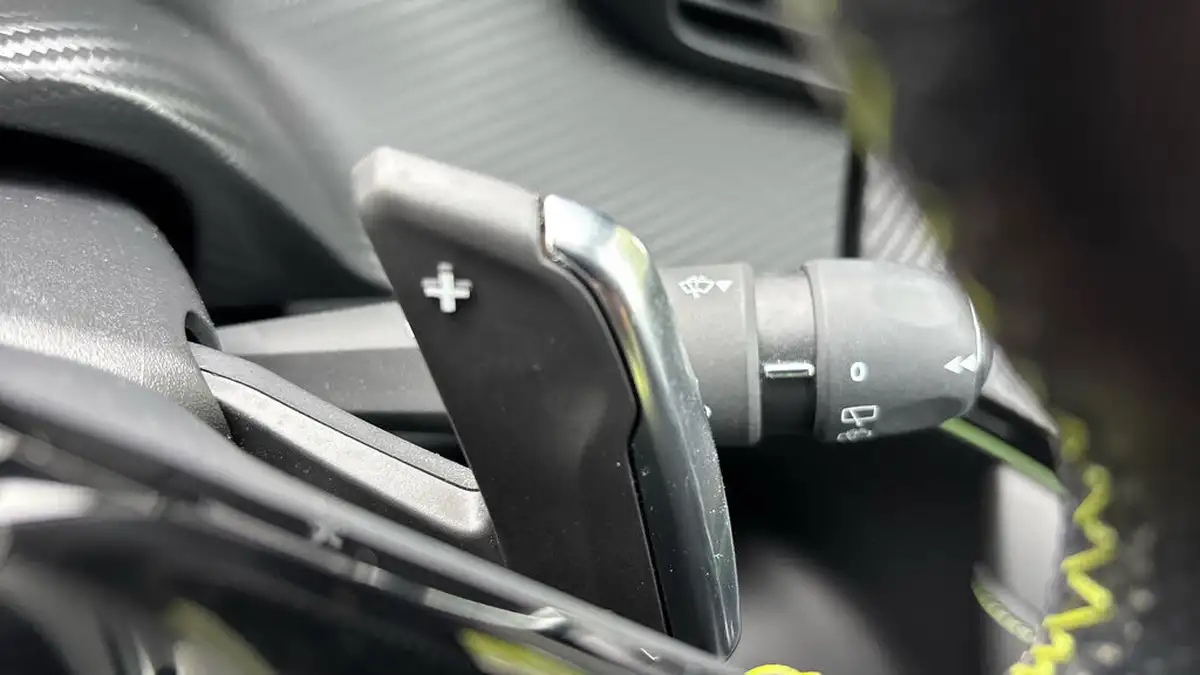 2021-peugeot-2008-suv-12-puretech-gt-eat8-big-27