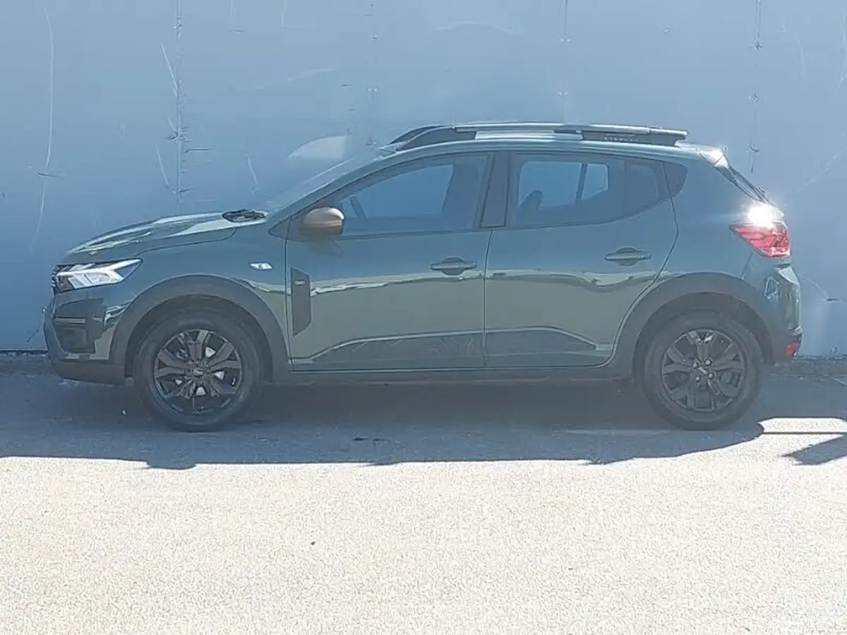 2024-dacia-sandero-stepway-10-tce-extreme-90bhp-big-3