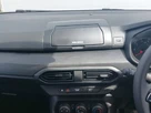 2022-dacia-sandero-10-sce-essential-small-9
