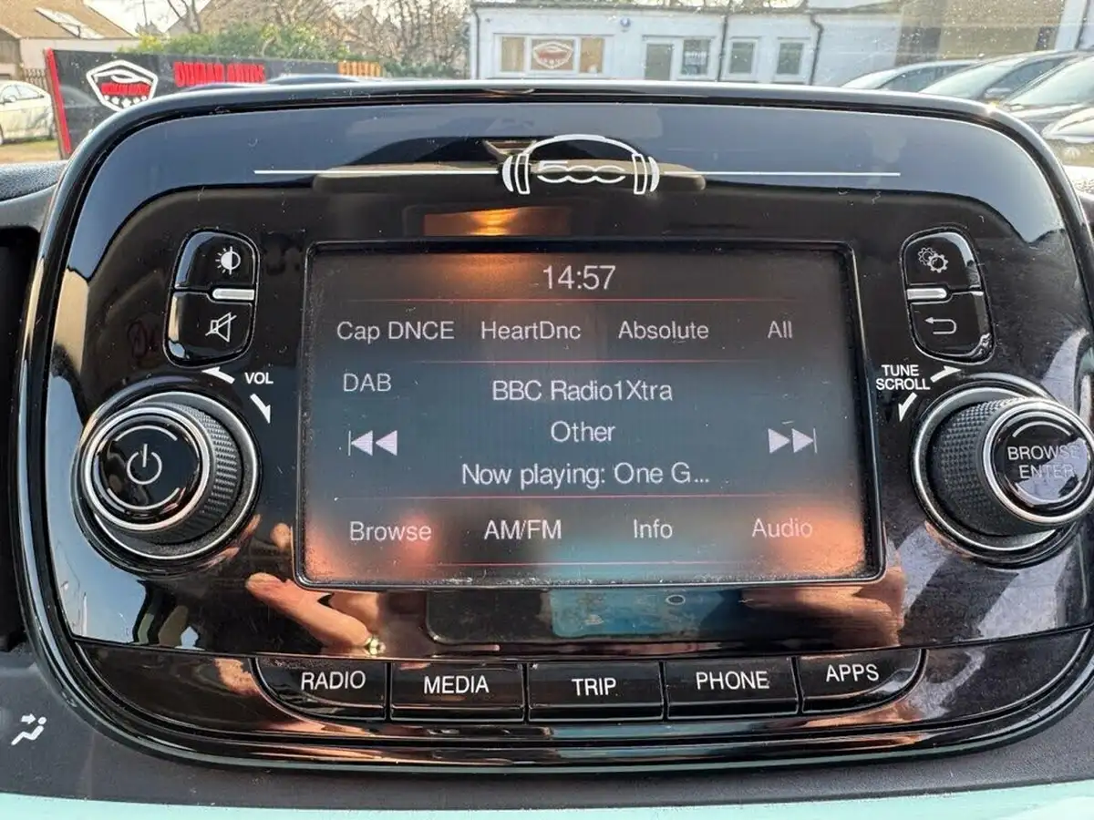 2019-fiat-500-12-lounge-ss-big-18