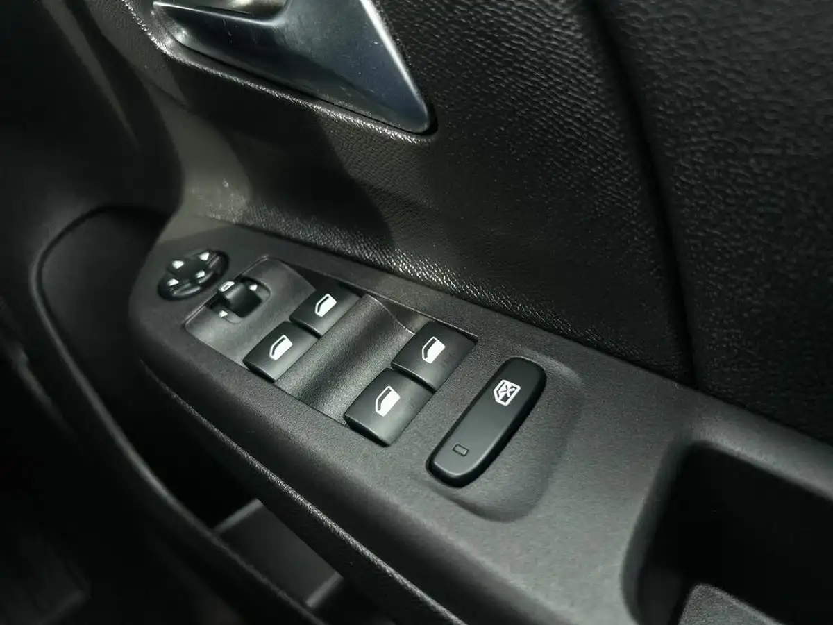 2021-vauxhall-corsa-e-sri-nav-premium-74kw-big-19