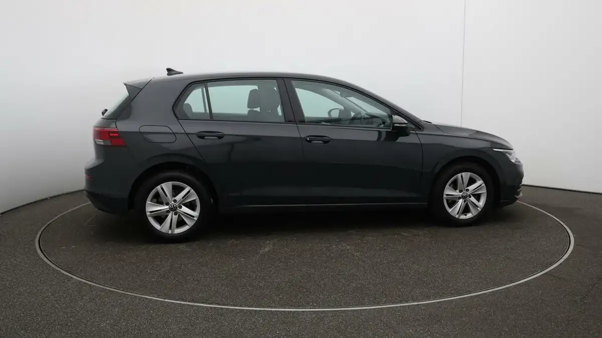 2022-volkswagen-golf-15-tsi-life-130ps-hatchback-big-48