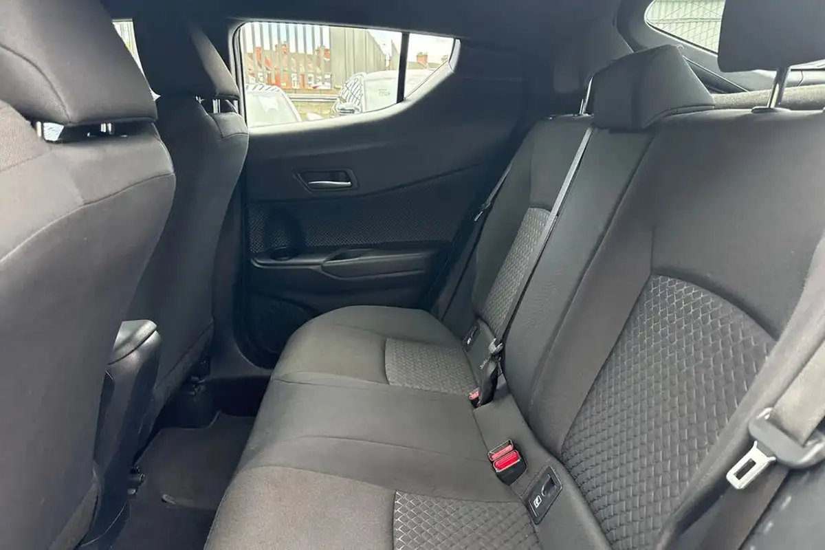 2021-toyota-c-hr-18-vvt-i-icon-big-28
