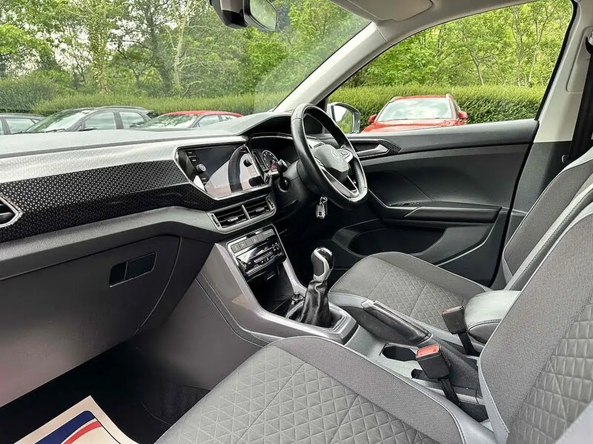 2022-volkswagen-t-cross-10-tsi-sel-big-25