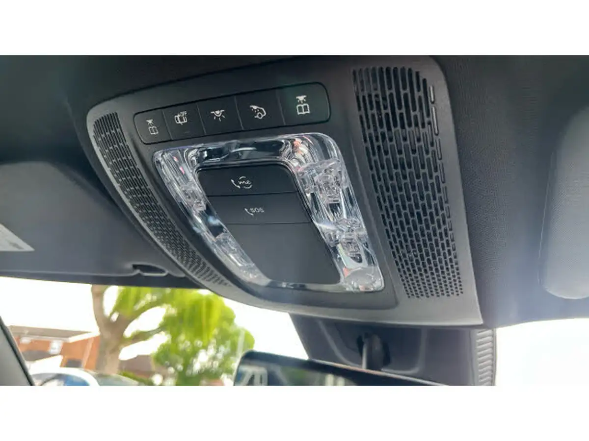 2023-mercedes-benz-glb-class-13-glb200-amg-line-executive-big-36