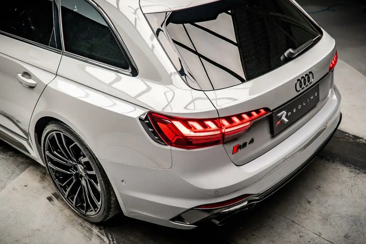 2023-audi-rs4-avant-29-tfsi-carbon-black-big-18