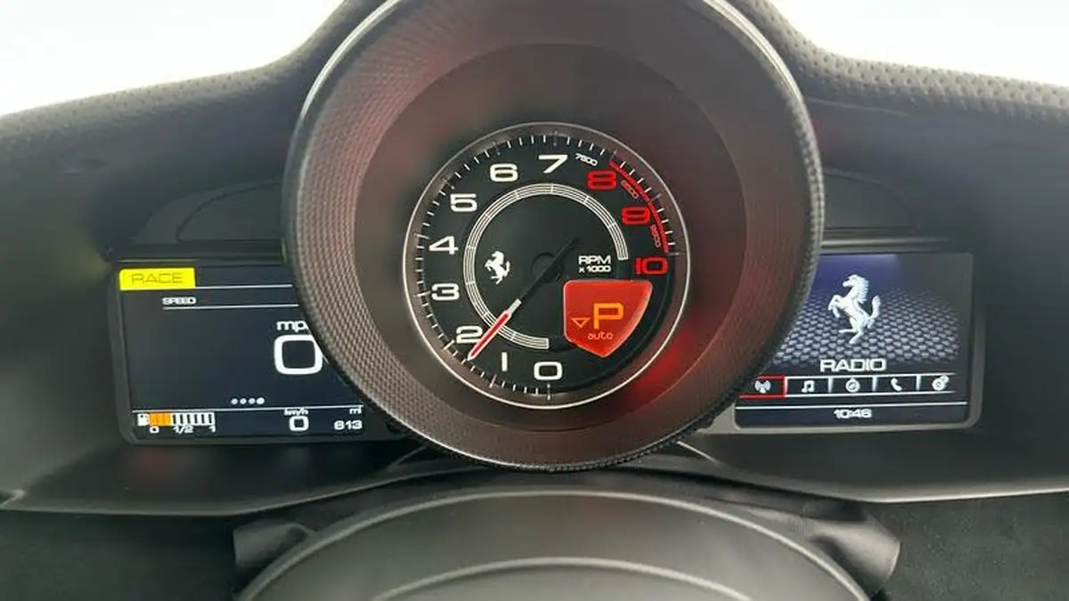 2020-ferrari-488-39-488-spider-big-33
