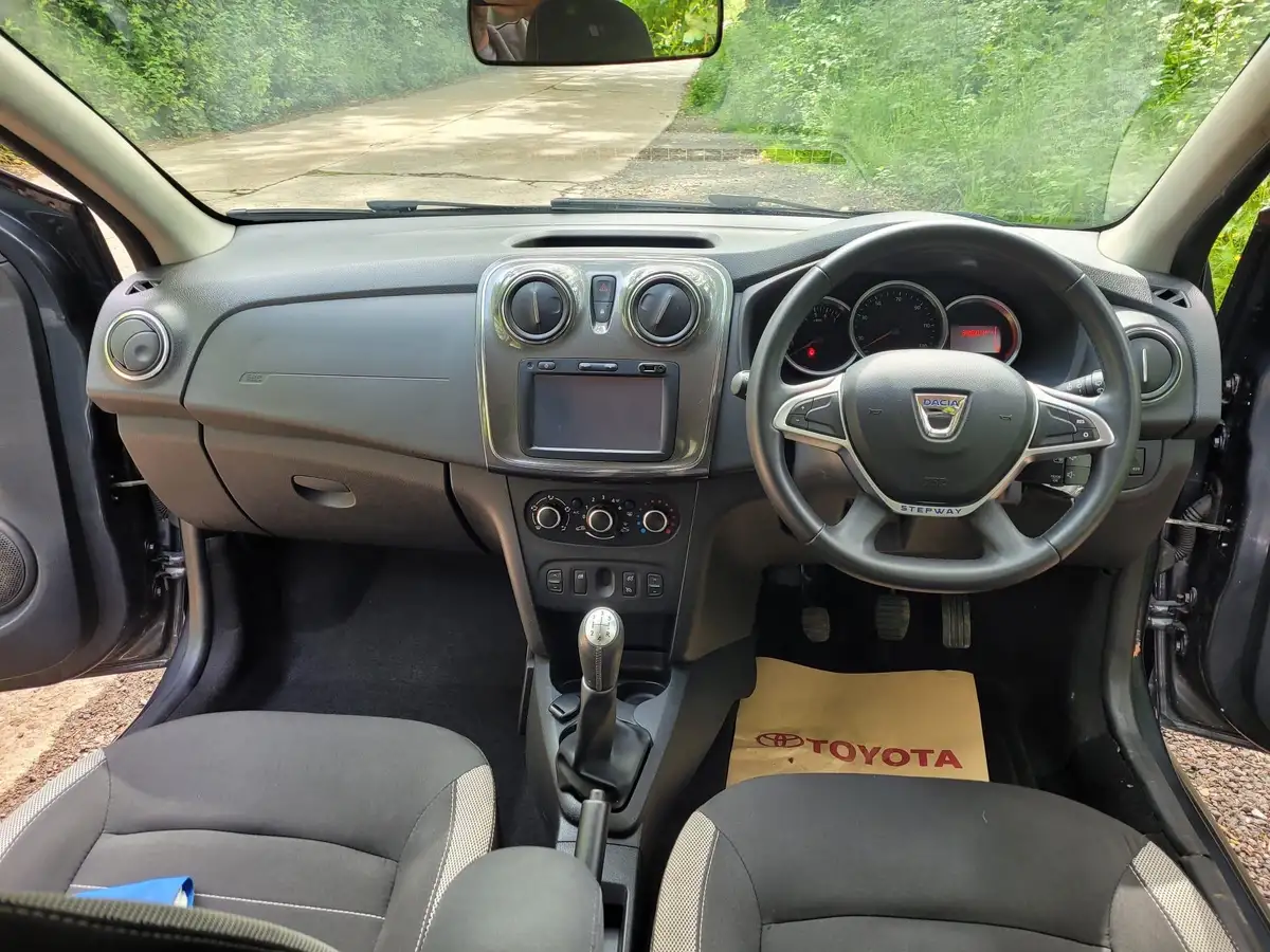 2017-dacia-sandero-stepway-15dci-laureate-big-10