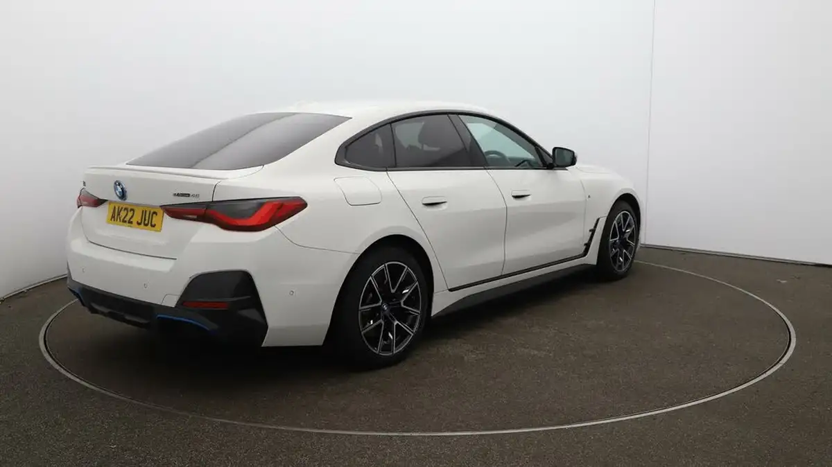 2022-bmw-i4-e-edrive40-m-sport-big-48