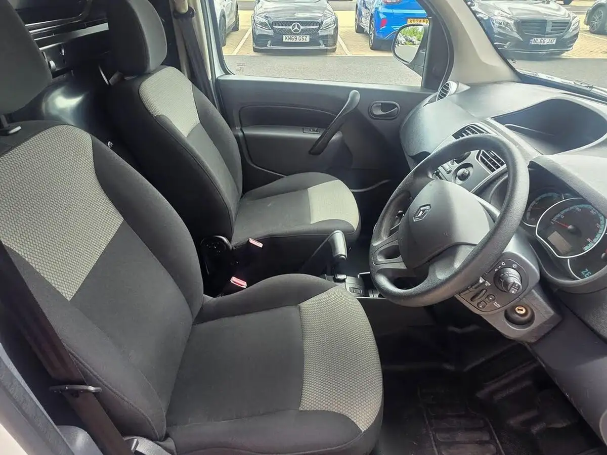 2019-renault-kangoo-maxi-e-maxi-ze33-panel-big-19