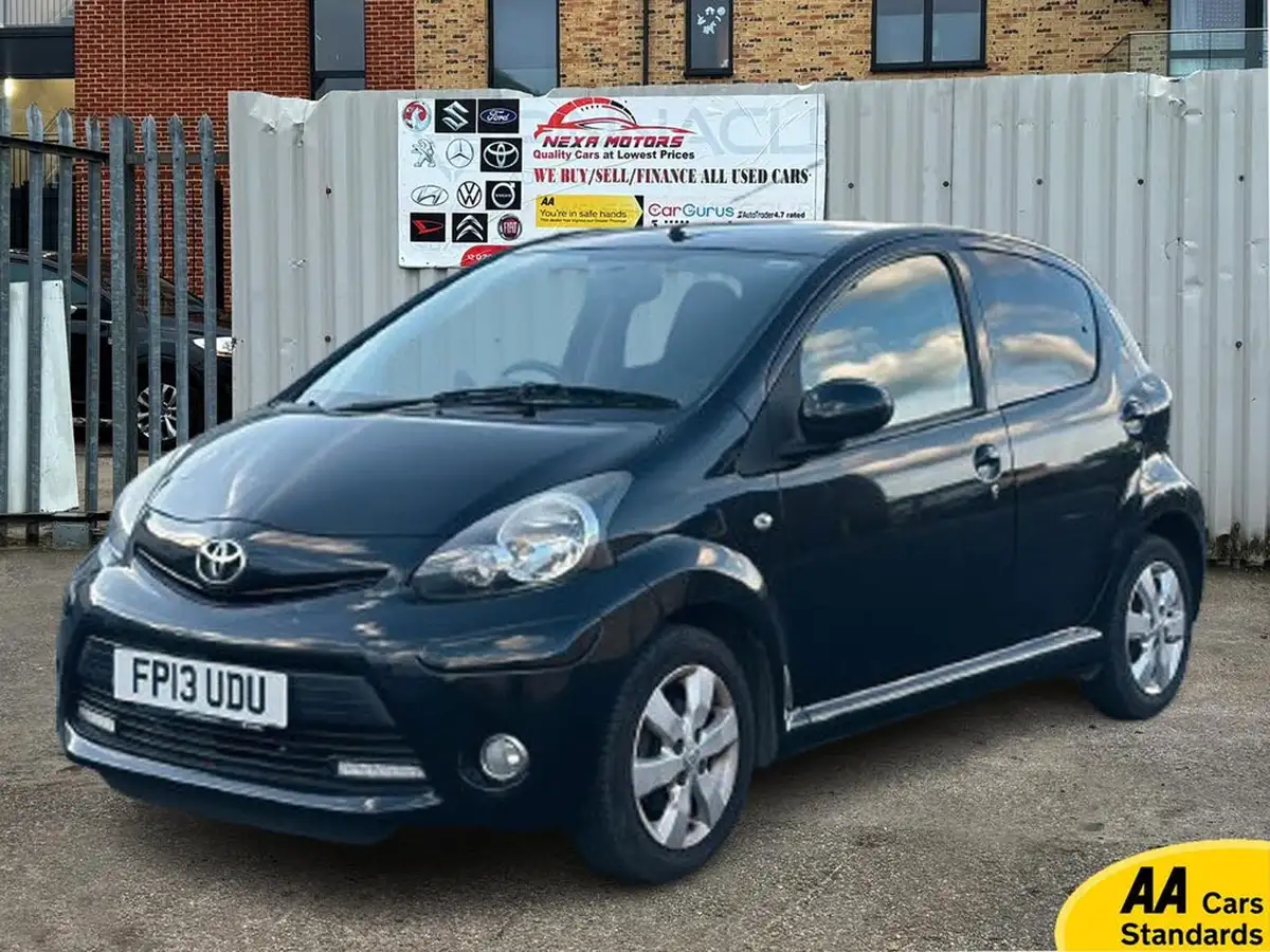 2013-toyota-aygo-10-aygo-fire-5d-mm-big-5