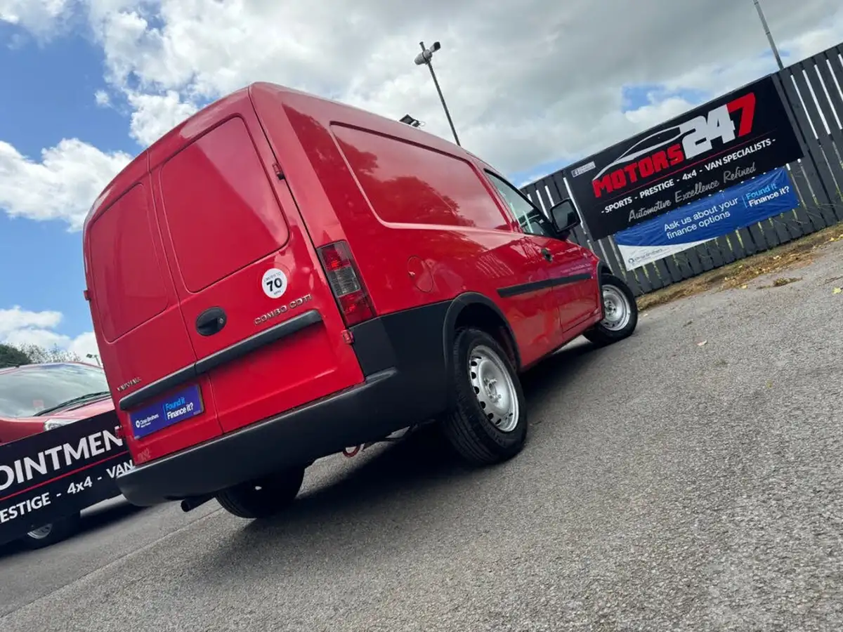 2010-vauxhall-combo-13td-1700-panel-big-2