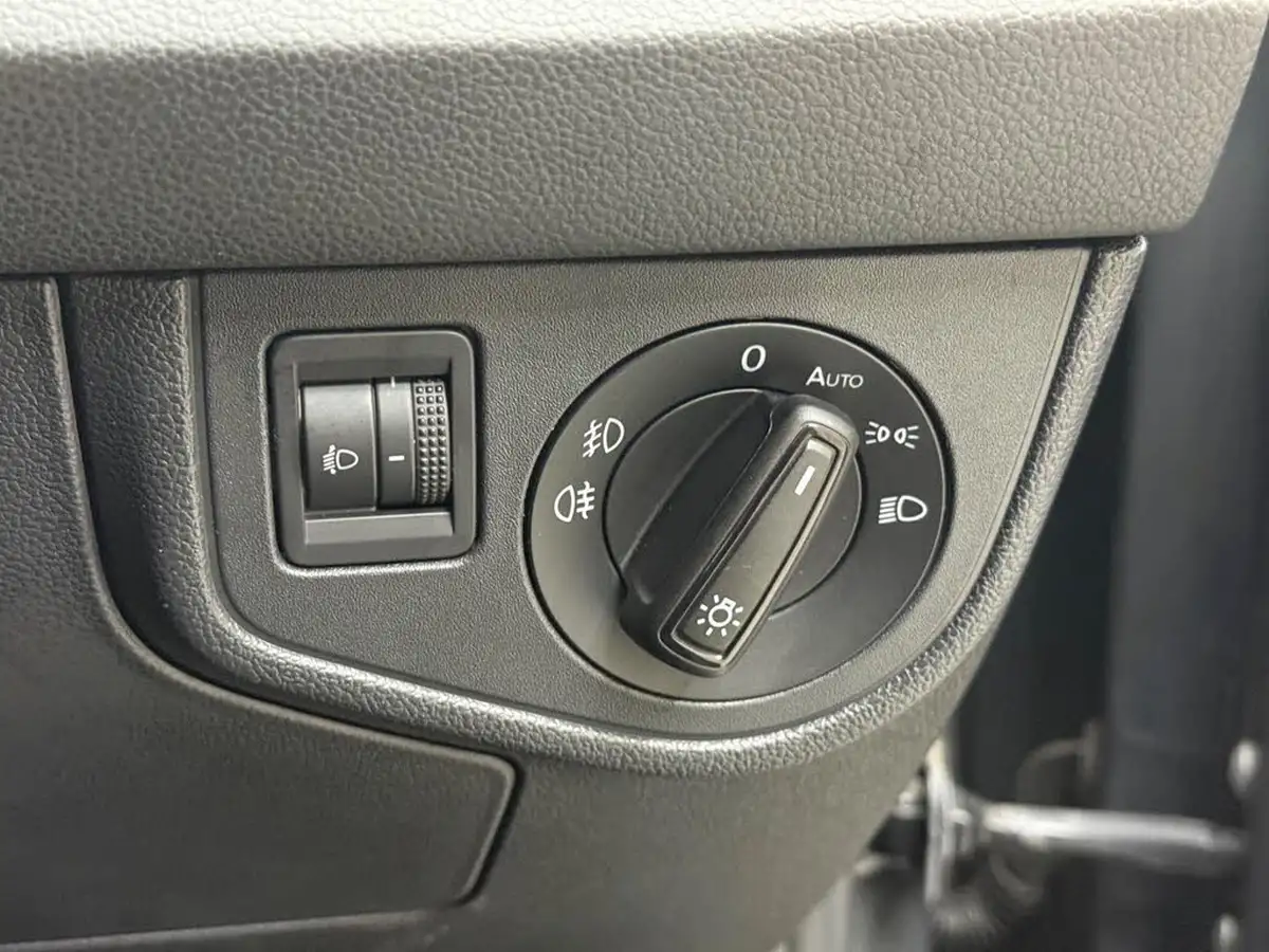 2018-volkswagen-polo-10-se-65ps-big-22
